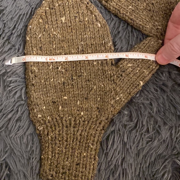 Adult Knit mittens -medium size - Picture 5 of 6